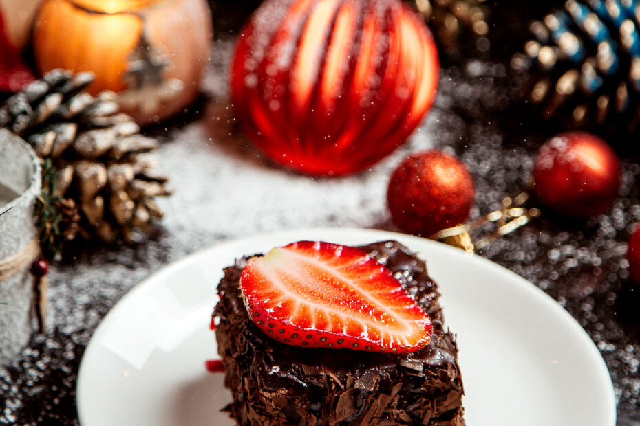 chocolate-dessert-with-chocolate-chips-jelly